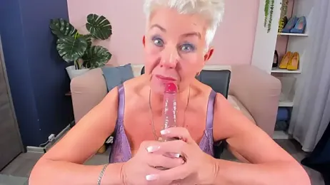 HotandMature webcam model stream image