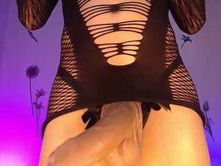 stefany-24 webcam model stream image
