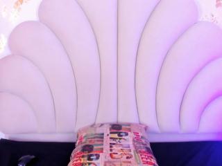 Anee Saval webcam model stream image