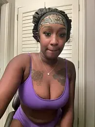 ToyaThick webcam model stream image