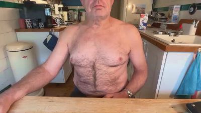 Hairygermanbear webcam model stream image