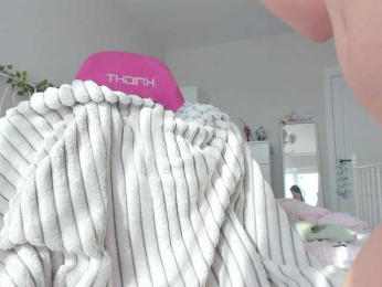 pickmedepartment webcam bongacams model stream image