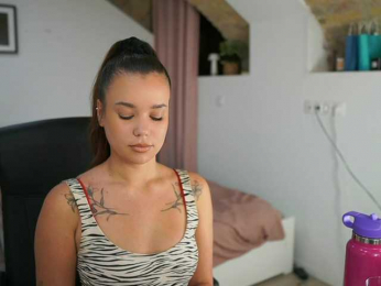 synneglows webcam model stream image