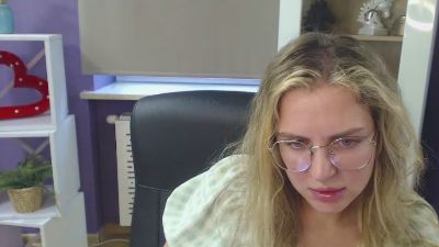 xZoey webcam model stream image