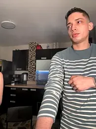 kevin_hotgirls webcam model stream image