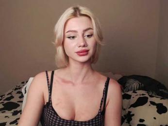 RealLinaaa webcam model stream image