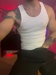 Luv2SuckBWC92 webcam stripchat model stream image