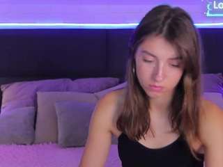 sweet-vikki webcam model stream image