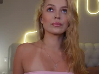 kelly_peachpiee webcam chaturbate model stream image