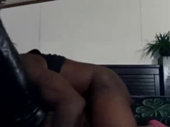 hands_on_yours webcam model stream image