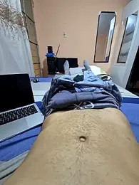 Yogi-hot-boy webcam model stream image