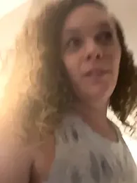 XoMisty webcam model stream image