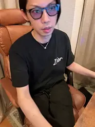 -mirai-chat- webcam model stream image