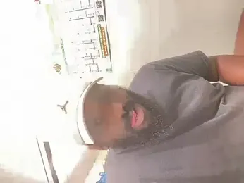 Zizitop13-4 webcam model stream image