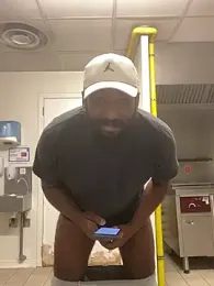 Zizitop13-4 webcam model stream image