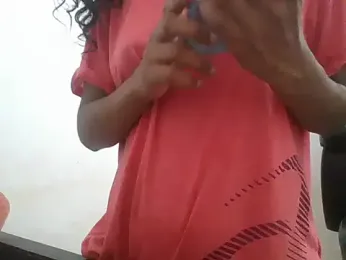 Khushi_xxx webcam model stream image