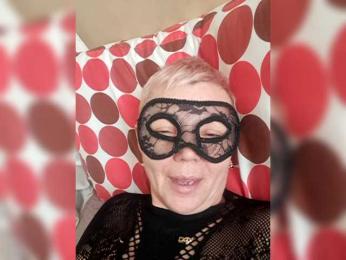 qwerty1975-1 webcam model stream image