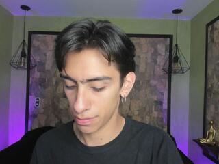 Uyukie webcam model stream image