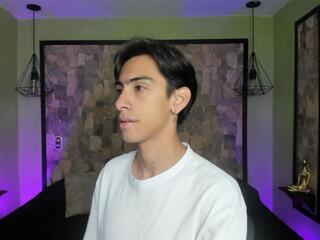 Uyukie webcam model stream image