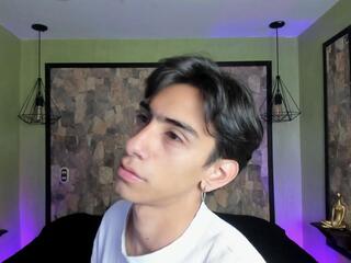 Uyukie webcam model stream image
