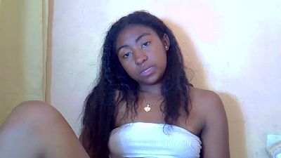 Karinah_7 webcam model stream image