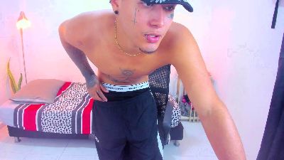 Crow_master00 webcam model stream image