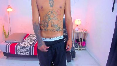 Crow_master00 webcam model stream image