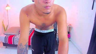 Crow_master00 webcam model stream image