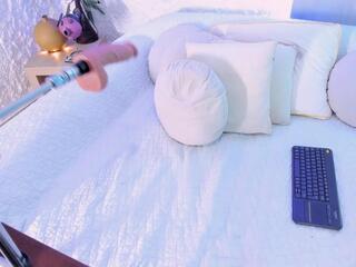 Violet Belle webcam model stream image