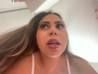 lariic webcam model stream image