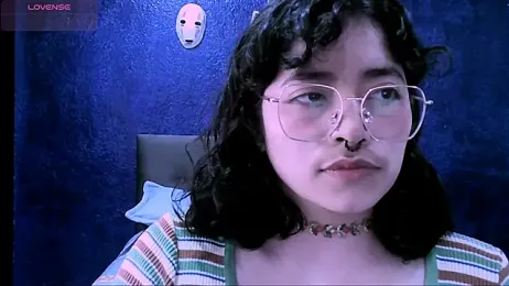 NinaYellow webcam model stream image