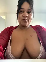 yourfavlightskinn webcam model stream image