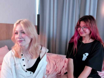 HolyLesly webcam model stream image
