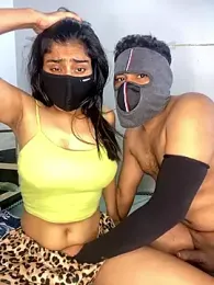Love-N webcam model stream image