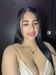 Charlotte_cutee18 webcam model stream image