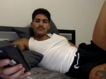 suaveces webcam model stream image