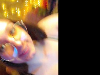 fluffy-kitty- webcam model stream image