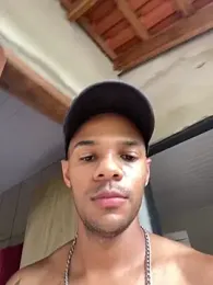 123Loius webcam model stream image