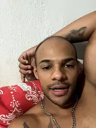 123Loius webcam model stream image