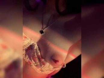 SweetSinners webcam bongacams model stream image