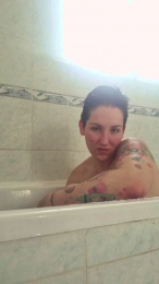 TuttiFrutty35 webcam model stream image