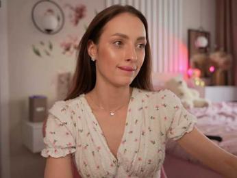 MilaLuxury webcam model stream image