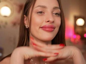 MilaLuxury webcam model stream image