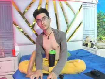 andyuoswald webcam model stream image
