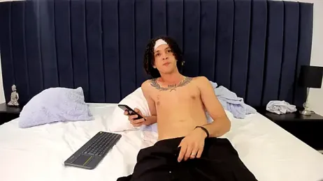logan_rolling webcam stripchat model stream image