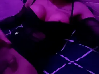 Kellye_hotTs webcam model stream image