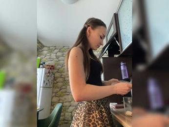 Intro31 webcam bongacams model stream image