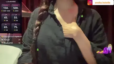 CharmingTania webcam model stream image