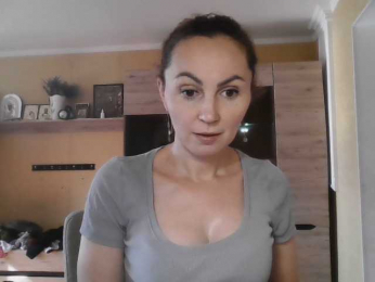 TessBertie webcam model stream image
