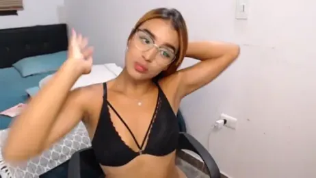 GiltRosebush webcam model stream image